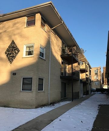3rd image of 4147 N Kedvale Ave APT 2C