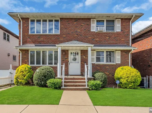 124 Sanford Ave, Lyndhurst, NJ 07071