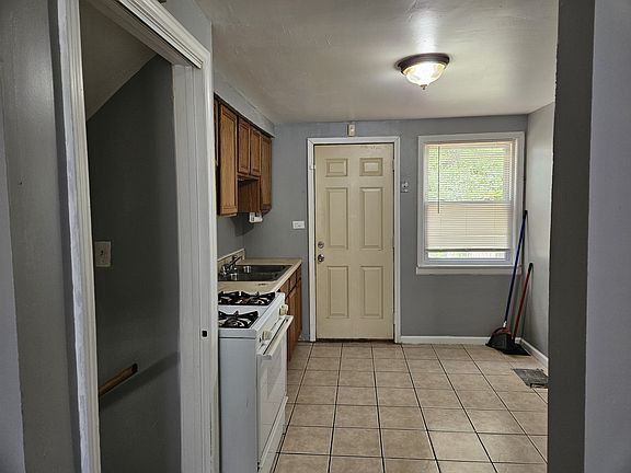 4th image of 9612 S Oglesby Ave