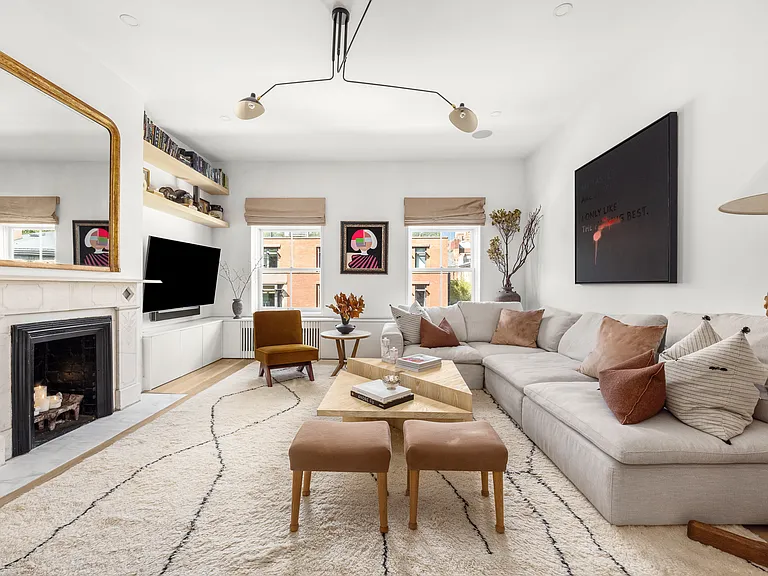 450 W 20th St #PENTHOUSE — Photo 1