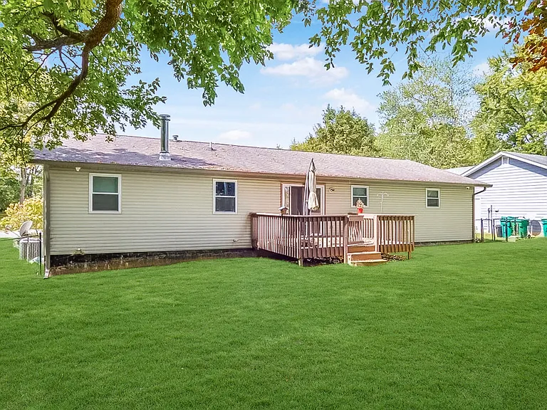 242 Weber Rd — Photo 4