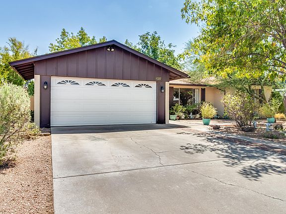 2nd image of 1327 E Bell De Mar Dr