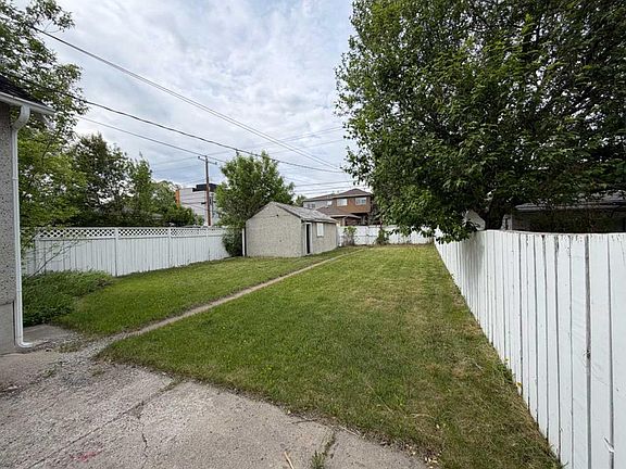 4th image of 1018 17th Ave NW