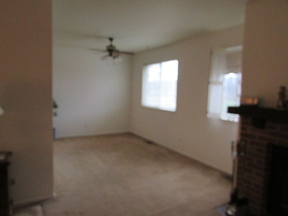 5th image of 601 Berkley Ct Unit Z1