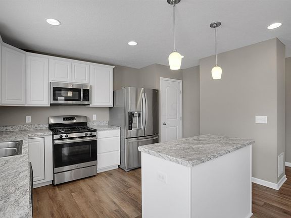 3rd image of 8695 Bobwhite Dr