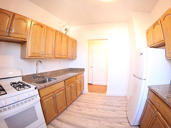 4th image of 2085 Morris Ave #D15-01
