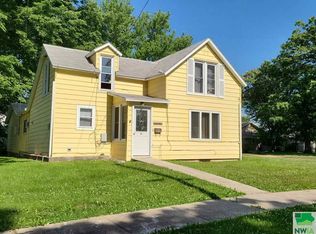 415 N 12th St, Sac City, IA 50583
