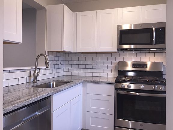3rd image of 4035 Meadowick Dr