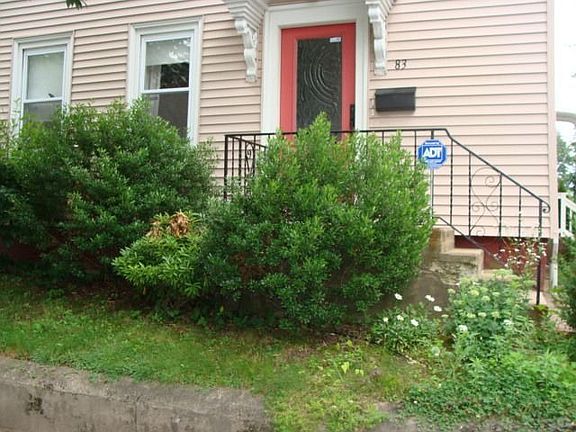 side entrance for 3 br 2nd fllor