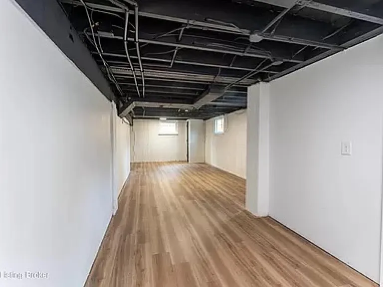 2145 Gladstone Ave — Photo 26