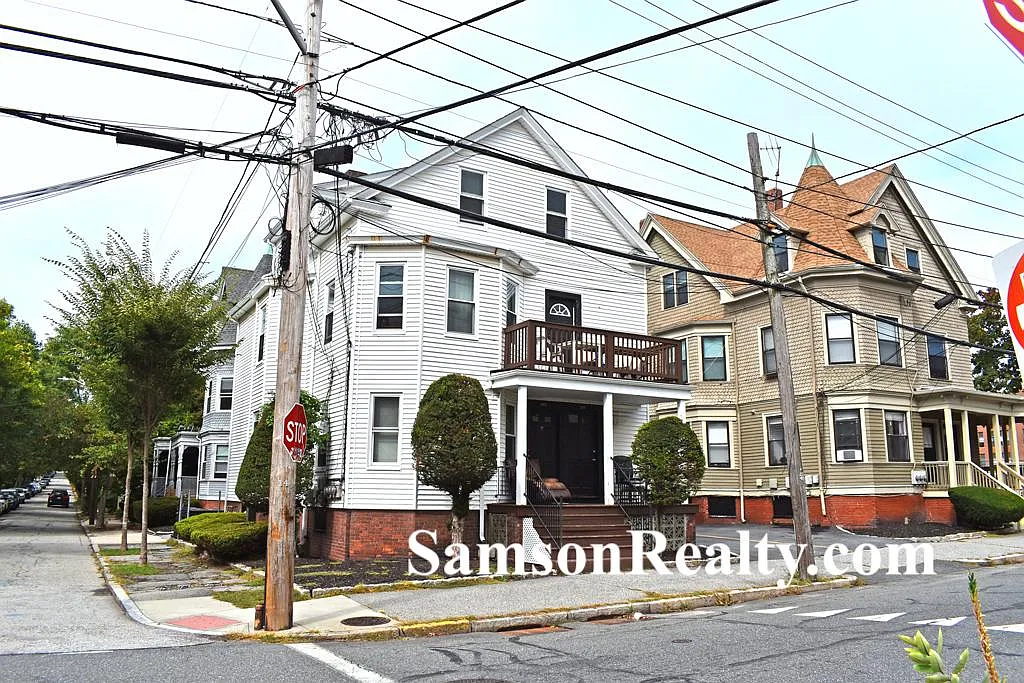 3 bed, $2,640 — Photo 2