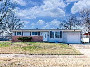 660 Crabapple Ln, Florissant, MO 63031