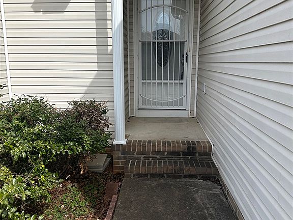 2nd image of 3376 Innsbrooke Ave