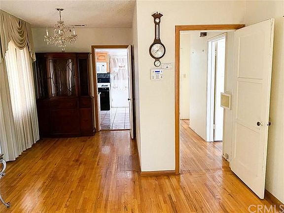 4th image of 714 E 136th St