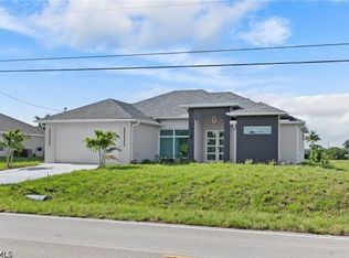 1129 Jacaranda Pkwy E, Cape Coral, FL 33909