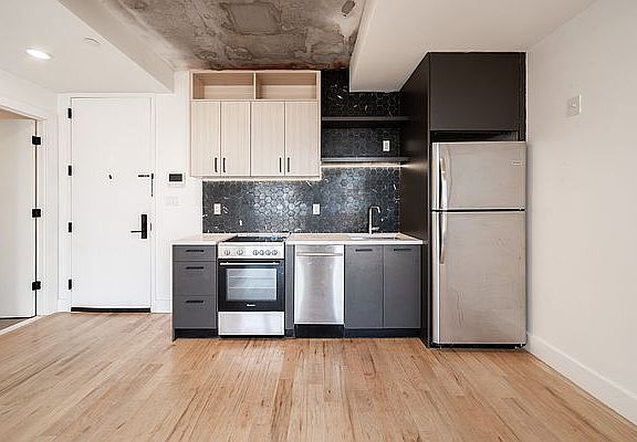 3rd image of 204 Linden Blvd #2I