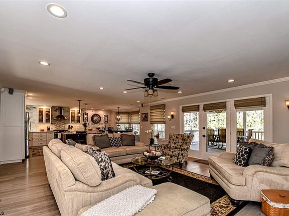 4th image of 117 E Ethan Ln