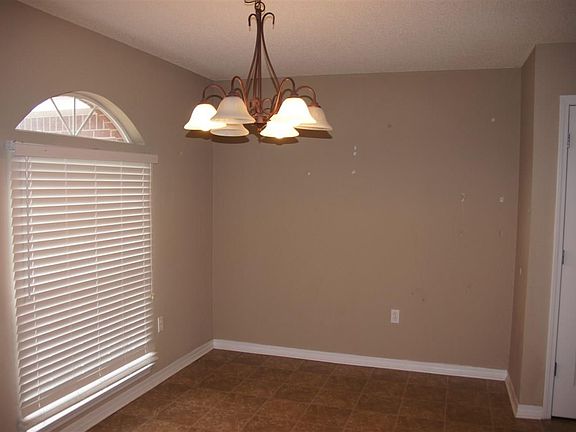 3rd image of 1862 Bay Oaks Cir