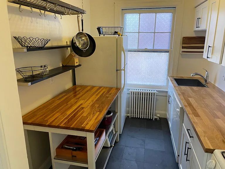 2260 Cathedral Ave NW #2 — Photo 6