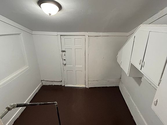 4th image of 549 Lamberton St #1