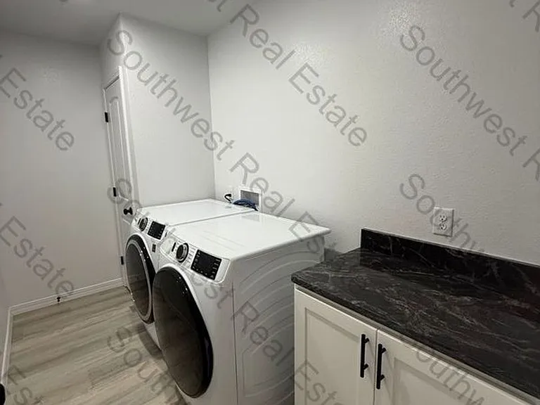 305 Starlite Dr — Photo 9