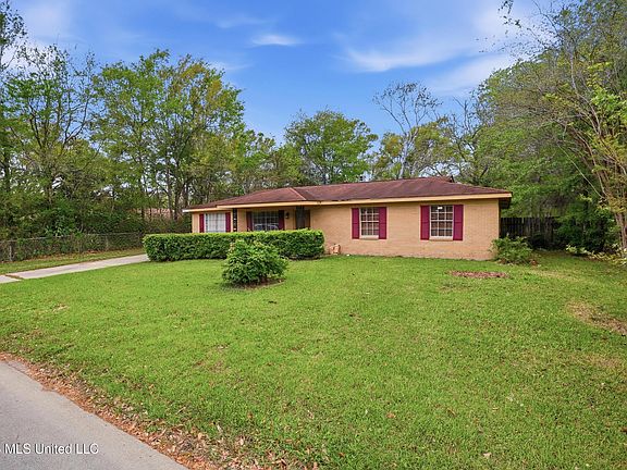 3rd image of 103 Forest Dr