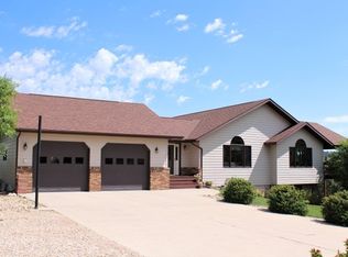1308 Pine View Dr, Sturgis, SD 57785