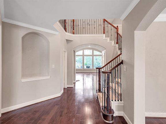 4th image of 2314 Legend Woods Ct