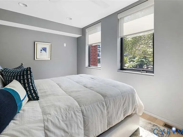 509 W 7th St — Photo 18