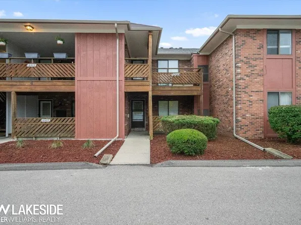 16490 Clarkson Dr #55, Fraser, MI 48026