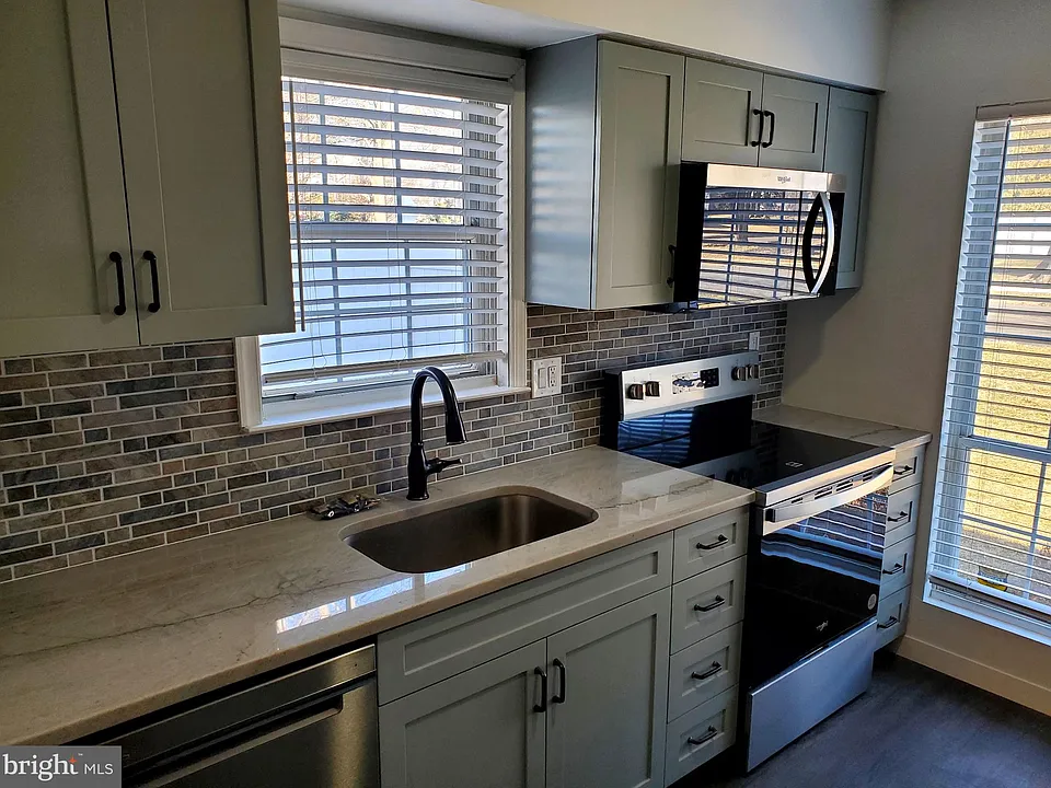 3 Banbury Ct