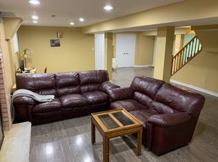 4219 Starlight Cres #1, Mississauga, ON L4W4R4