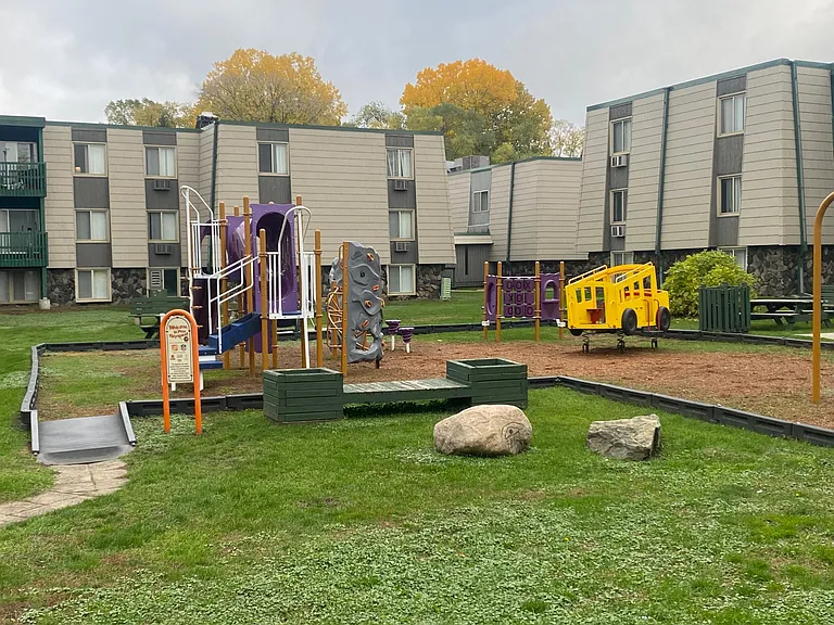 Gardenview Apartments — Photo 16