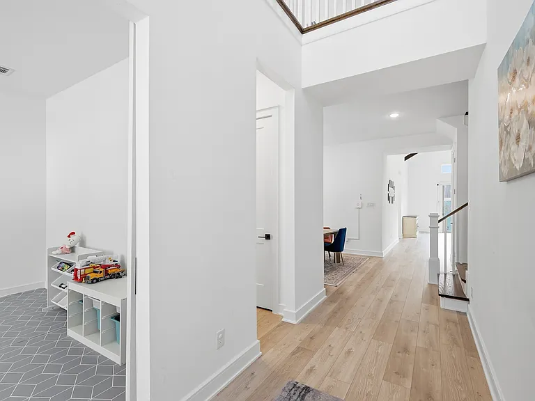 4728 Brockwell Dr — Photo 26