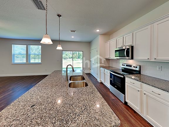 3rd image of 339 Banyan Forest Dr