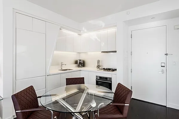 Rented by Compass | media 12