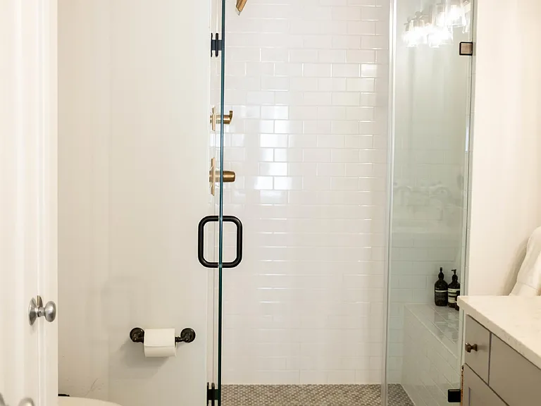872 Thompson Cres — Photo 9