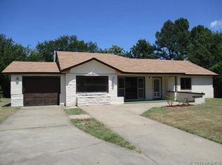310 Country Club Dr, Holdenville, OK 74848