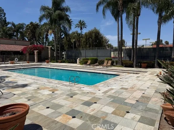 1345 Cabrillo Park Dr APT H04, Santa Ana, CA 92701