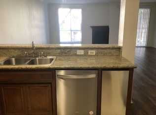 Sutton Place, Sherman Oaks, CA 91403