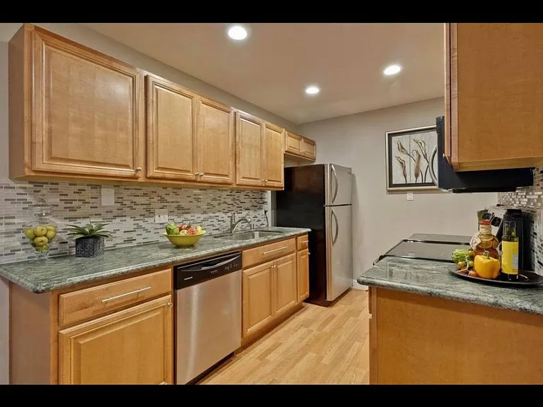 505 Cypress Point Dr #148 — Photo 3
