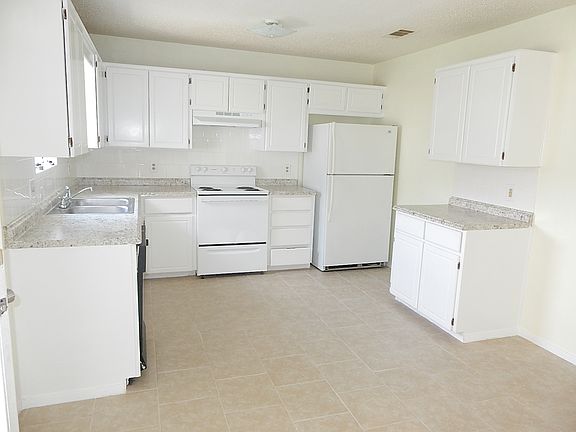 4th image of 2405 Traverse Dr