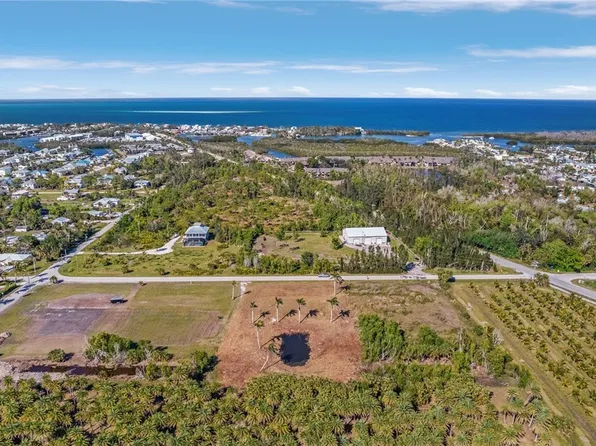 7655 Barrancas Ave, Bokeelia, FL 33922