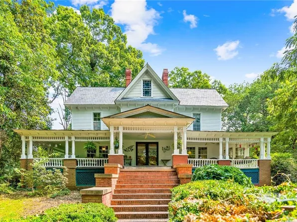 6056 Jasmine Ln, Ramseur, NC 27316