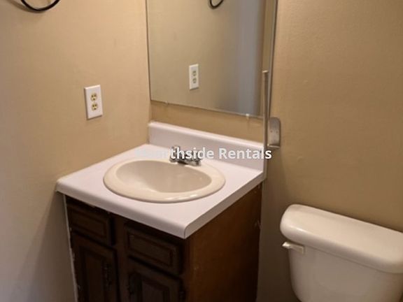 5th image of 132G Oakmont Dr
