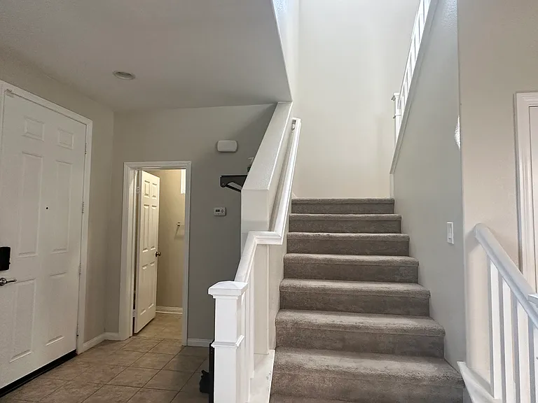 6062 Rosewood Way — Photo 2