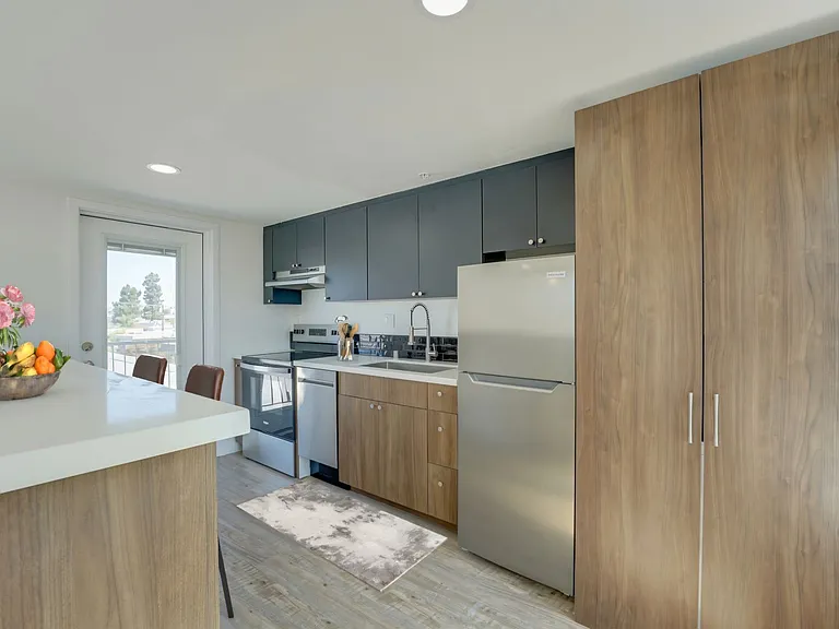 Duplet at Hillcrest | Modern Studio, 1 & 3 Bedroom Apartments — Photo 17