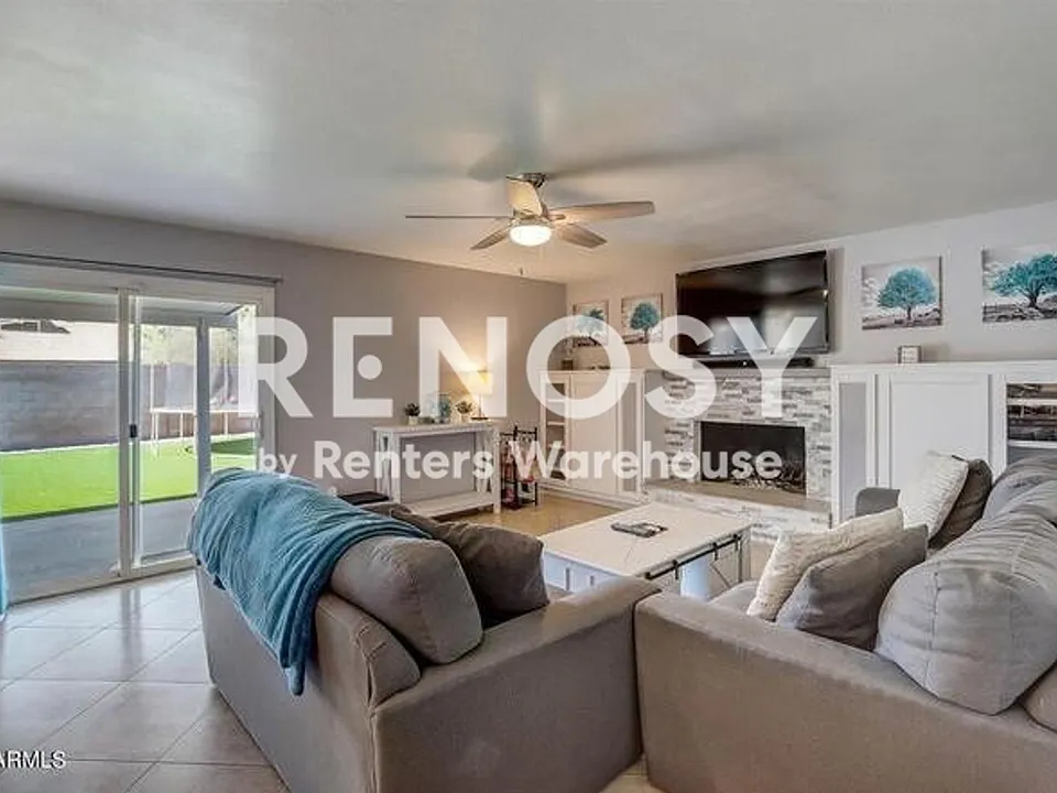 4145 W Danbury Dr
