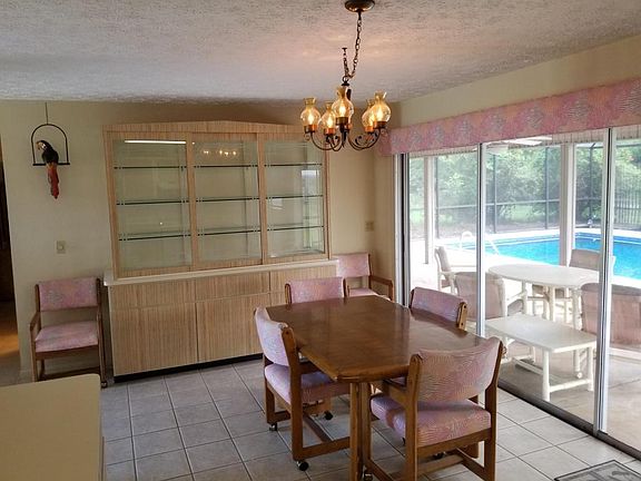 4th image of 2318 SE Shelter Dr