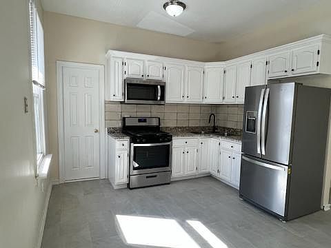 1st image of 1117 Doughty Blvd #3